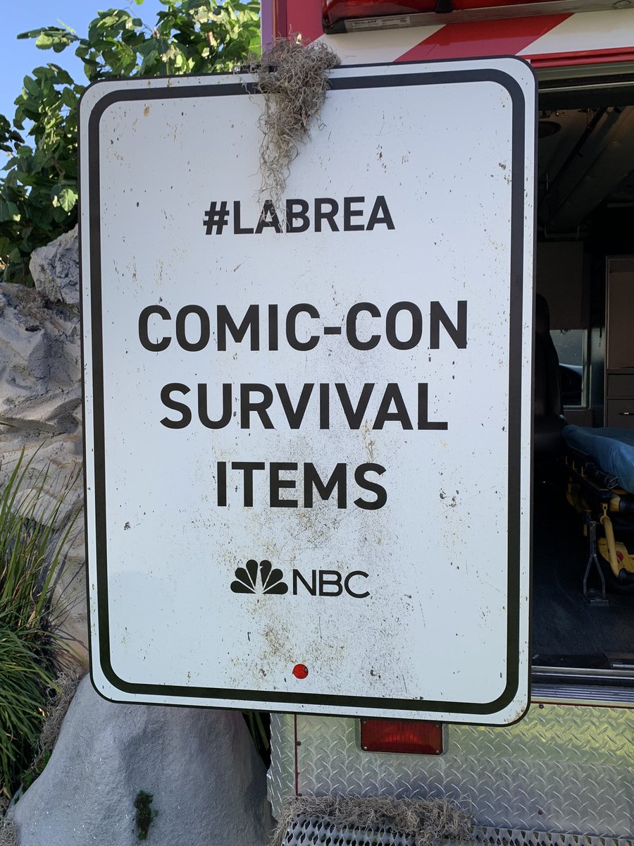 ShieldAgentGina's tweet photo. Yay! Got my #LaBrea water bottle. Thanks @nbc  #SDCCSE https://t.co/iOKnaWLvoC