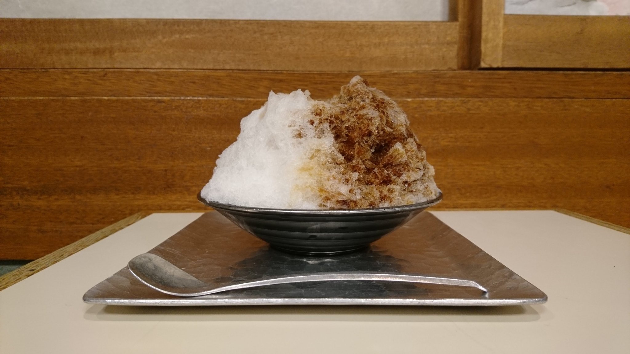 だるまや餅菓子店 全国のかき氷ファンの皆様おはようございます おいしいと感じるかき氷メニューを日々考えております 私が美味しいと感じる基準は素材の力です 美味しいと感じる素材を探しシンプルに仕上げるからこそ素材の美味しさをかき氷として