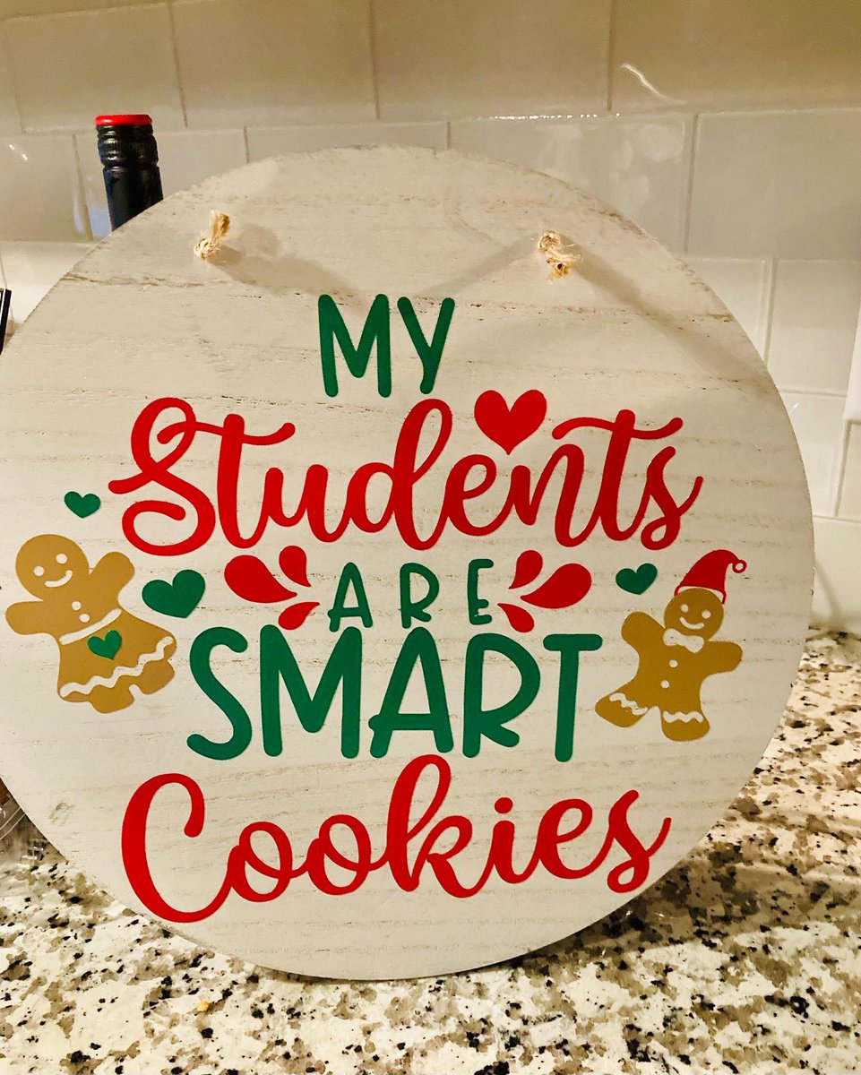 chesser_johanna's tweet photo. Today’s projects.
I hope I can sell so I can fund my @DonorsChoose projects on Giving Tuesday #Christmas #craft #wreaths #CountdowntoChristmas #teacherlife #sidehustle https://t.co/Zjo6fmdxrg
