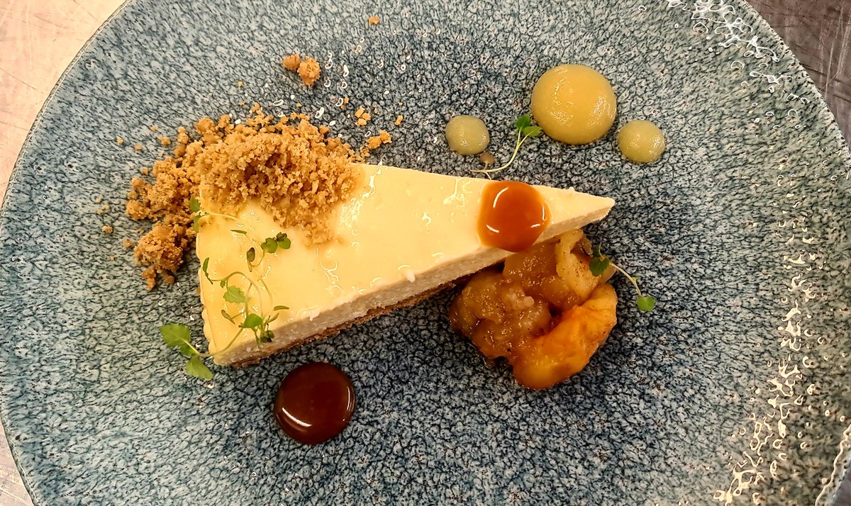 Great to be back on functions and back @BKHSKHVIII <a href="/HolroydHowe/">Holroyd Howe</a> <a href="/robdudley89/">Robert Dudley</a> <a href="/HowsonHelen/">Helen Howson</a> <a href="/Rachael48432853/">Rachael Wilson</a> <a href="/Nickhowe64/">Nick Howe</a> <a href="/DanielCollier84/">Daniel Collier</a> <a href="/DamianBlake4/">Damian Blake</a> <a href="/ESweeting87/">ICOffenderII</a>