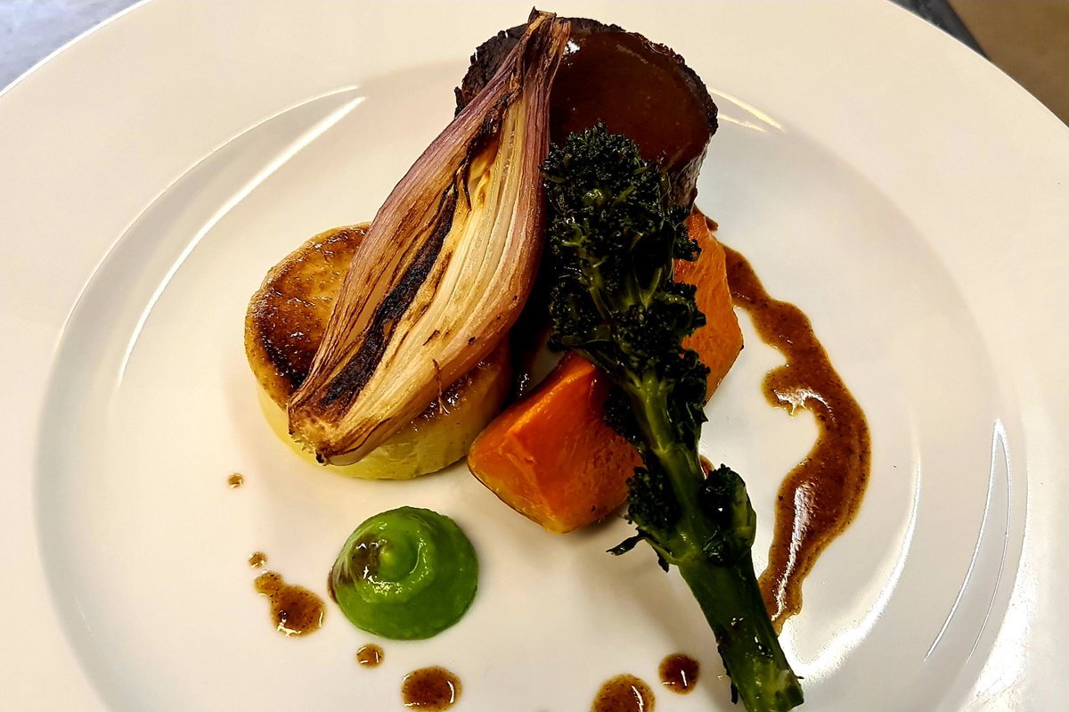 chefbenji64's tweet photo. Great to be back on functions and back @BKHSKHVIII @HolroydHowe @robdudley89 @HowsonHelen @Rachael48432853 @Nickhowe64 @DanielCollier84 @DamianBlake4 @ESweeting87 https://t.co/NIO6zeHOSZ