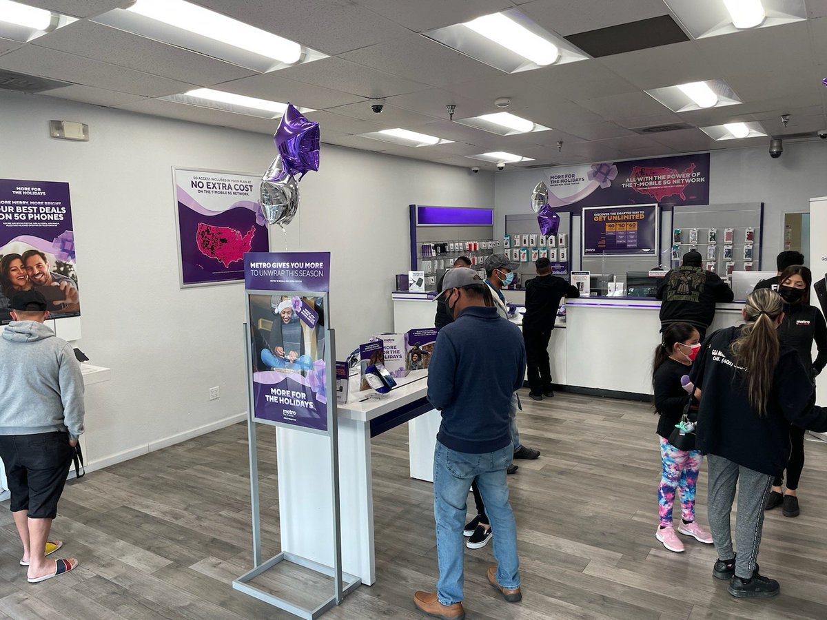 VIP Wireless San Jose continues to impress smashing their Black Friday Sales Goals! Excellent team of Mobile Experts with excellent leadership!  DAY 2, LET'S GO!  
#BundledLIFE #WeAreNW

<a href="/kharen_g/">Kharen G</a> 
@JamesLeeWC