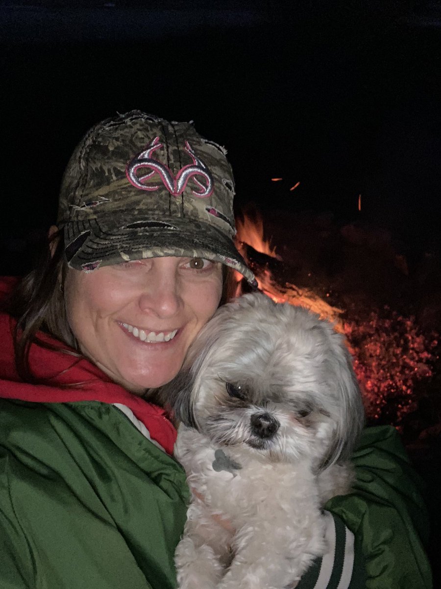 mund_danyell's tweet photo. At least my pup will stay out and have a fire with me. #fallfires #November https://t.co/SMBRkdOptb