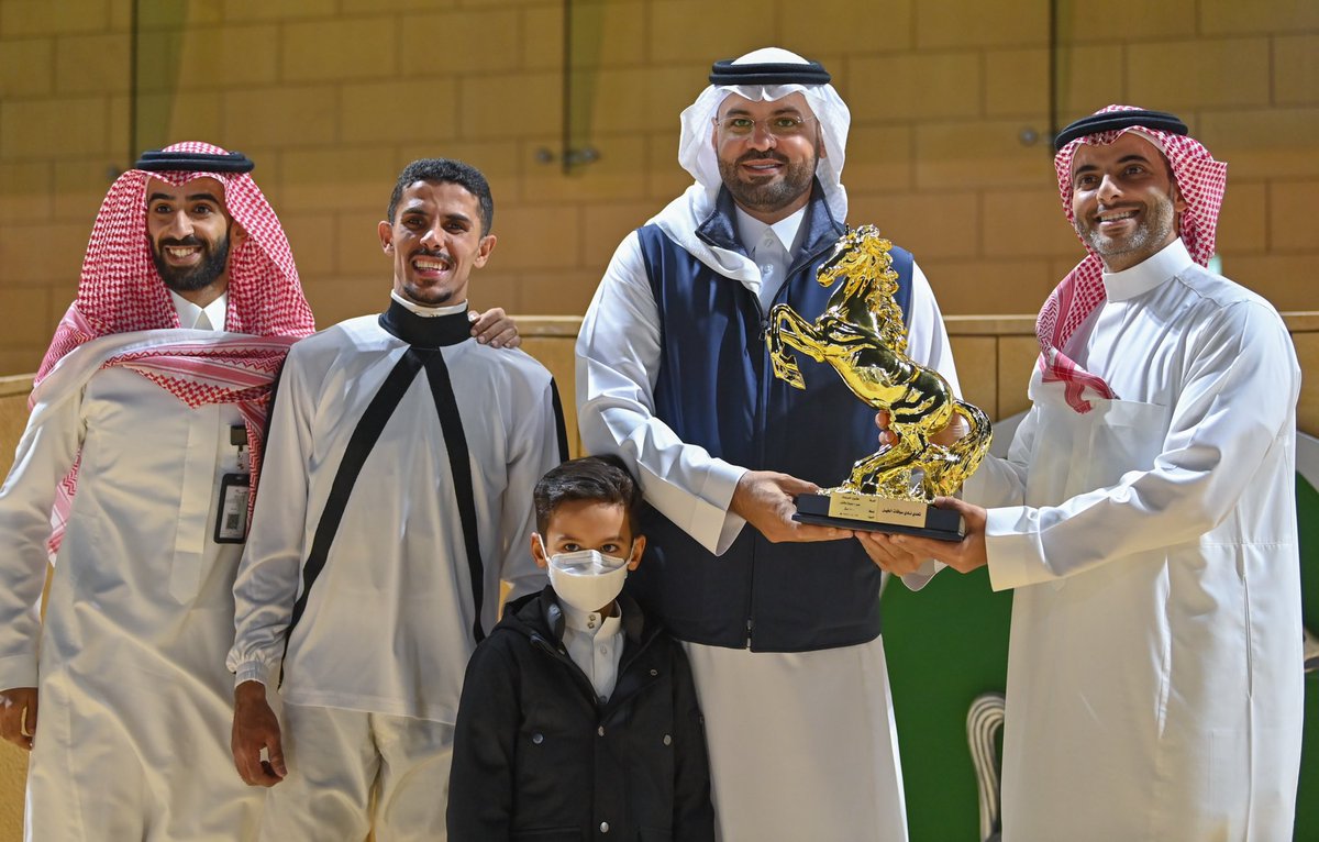 mutlaqmishref's tweet photo. الحمدلله 

حققت اسطبلات الخالدية الثلاث مراكز الأولى في شوط تحدي نادي سباقات الخيل لمسافة ١٢٠٠ متر في الحفل ٤٨ https://t.co/KaApheFQ2H