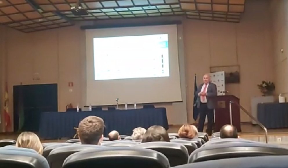 rafaromegarcia's tweet photo. Gracias a la #RSEQ, a la #UMA y a #FEIQUE por darme la oportunidad de en nombre de #AIQBE impartir la conferencia con motivo del Día de la #Química 2021. Un honor, un placer y siempre a vuestra disposición. No olvidemos nunca que la química es vida, y la vida es química. Abrazos. https://t.co/NdekzwGqDx