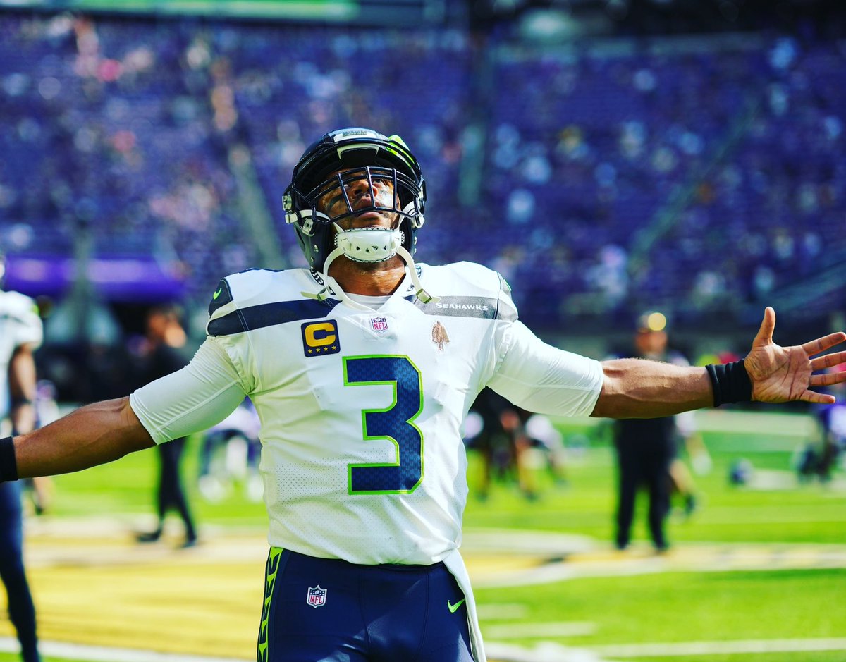 Russell Wilson tweet media