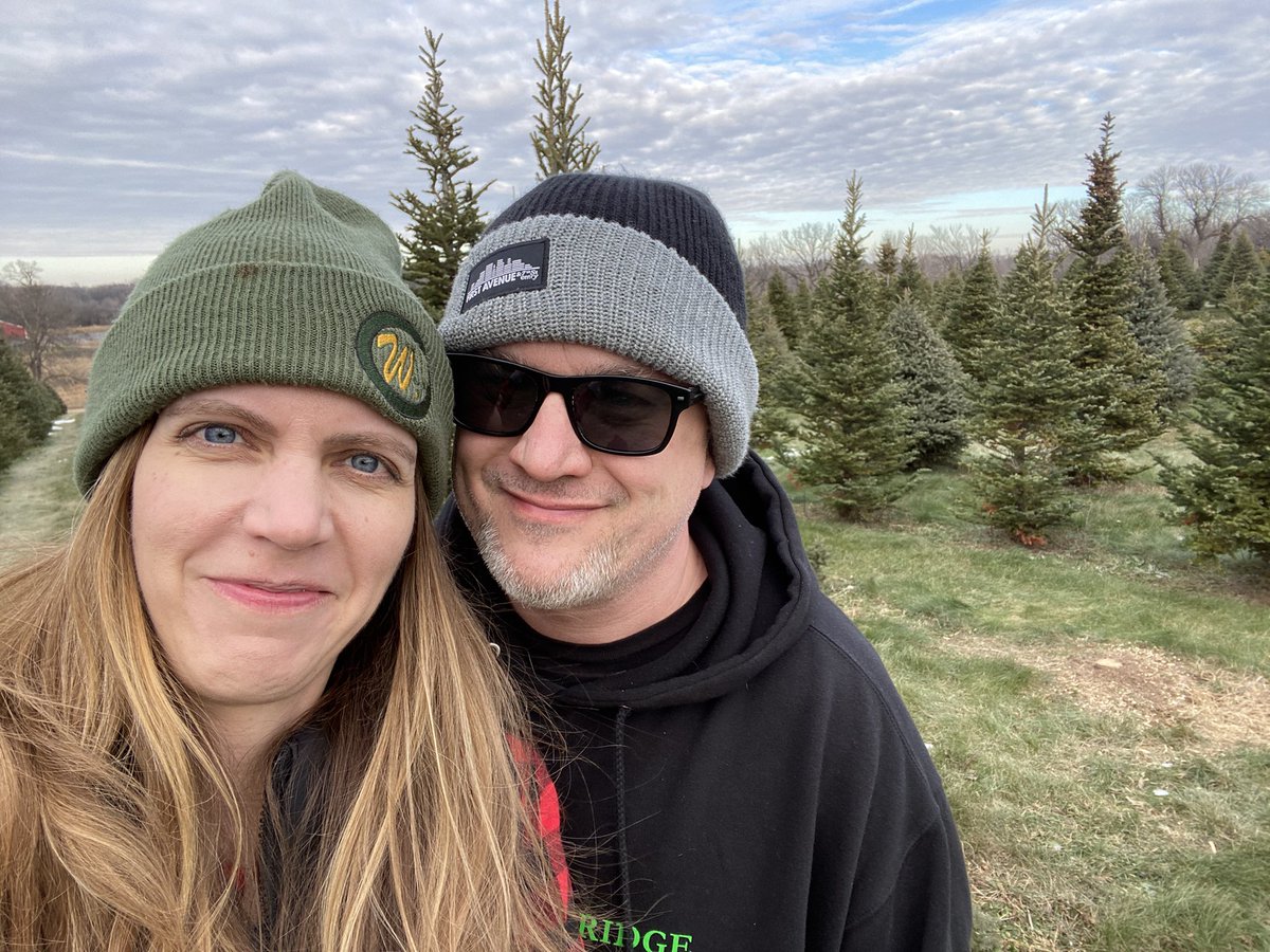 karidorry's tweet photo. This has always been one of my favorite holiday traditions. I am thankful my teenagers still play along! π²β€οΈ #ChristmasTreeFarm #MorrisMN https://t.co/yYJjYzOYGW