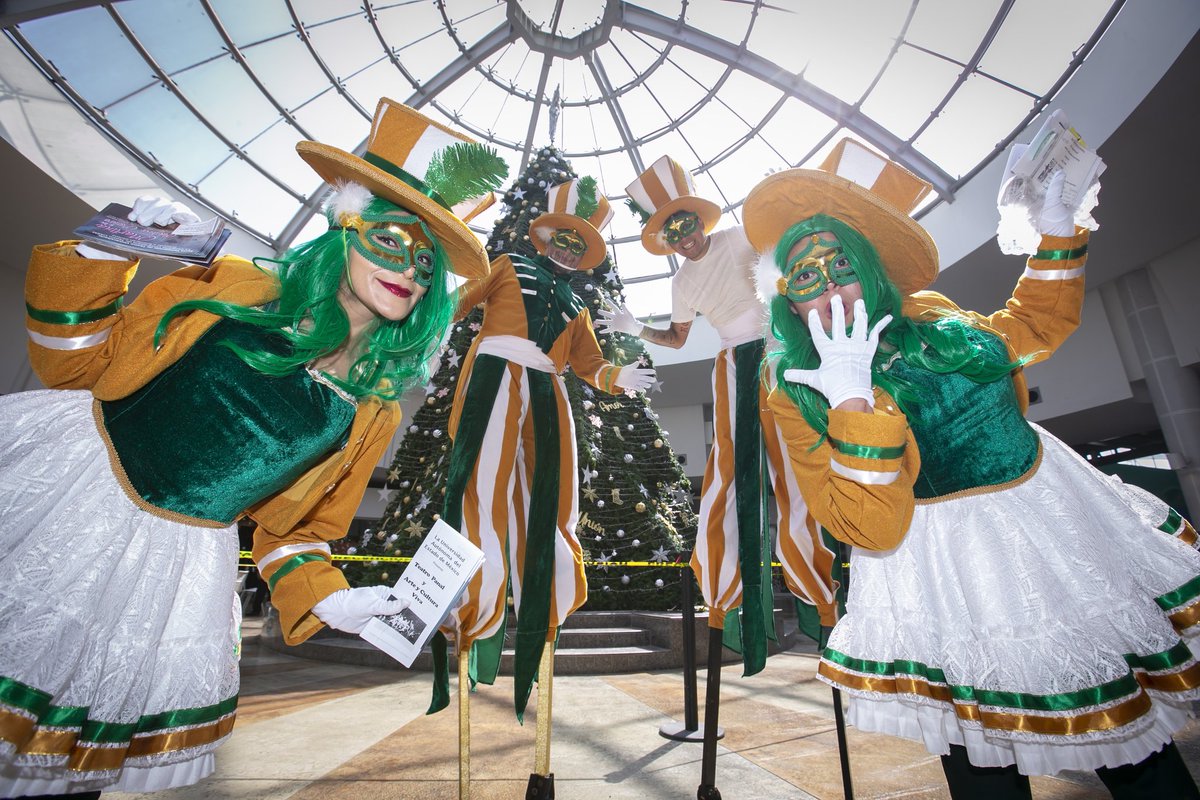 UAEM_MX's tweet photo. 🎵🎤💃 El compromiso de nuestra universidad es acercar a la sociedad el arte y la cultura. 

Este sábado como parte de "Cooltura. Experiencias culturales para llevar" de la @SDC_UAEM se presentaron muestras de teatro, danza y música en @outletlerma.

#SomosUAEMéx💚💛 https://t.co/b8MzU7u76u