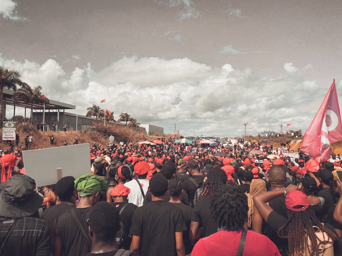 poukydsign's tweet photo. Ensemble, aujourd’hui, nous écrivons notre histoire. #Guadeloupe ✊🏾 https://t.co/uFOFfvnqIN