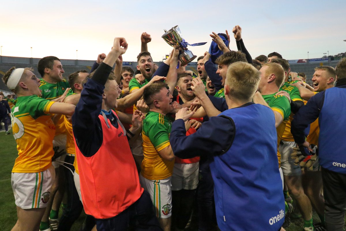 ashtevie's tweet photo. Time flies by in the yellow &amp; green 💚💛 …

🟢🟡 @BoherbueGaa 3-08
🔵⚪️ Ballinhassig 2-08

🏆 @OfficialCorkGAA JAFC Final
🏟 @PaircUiCha0imh 
📅 Saturday, November 27 https://t.co/9j1pvoQLIB