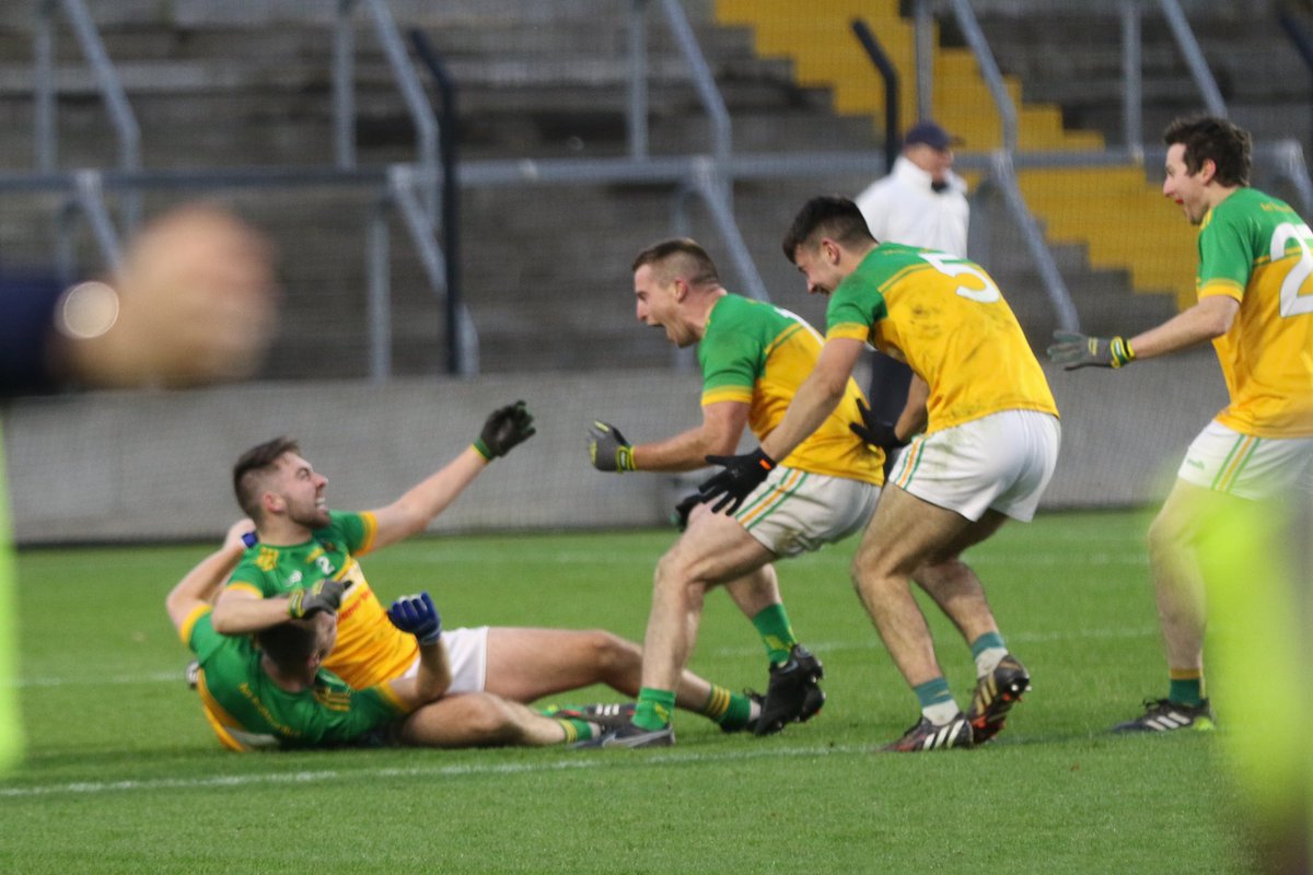 ashtevie's tweet photo. Time flies by in the yellow &amp; green 💚💛 …

🟢🟡 @BoherbueGaa 3-08
🔵⚪️ Ballinhassig 2-08

🏆 @OfficialCorkGAA JAFC Final
🏟 @PaircUiCha0imh 
📅 Saturday, November 27 https://t.co/9j1pvoQLIB