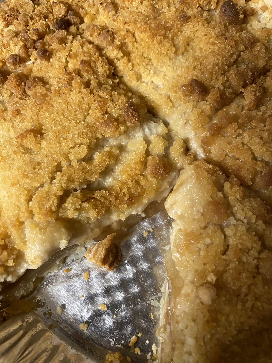JEdoubleSICAHIL's tweet photo. @Publix is really selling undercooked Dutch apple pies 🤮 https://t.co/ESXMrVhoGD