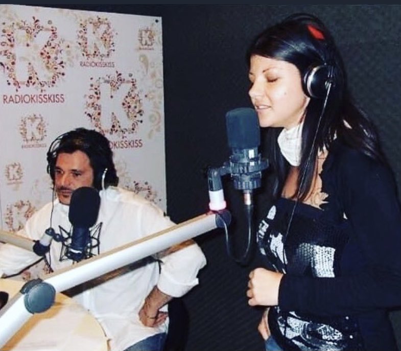 SamDelacroix's tweet photo. Radio KissKiss anno 2009 Roma 🎶🎶🎶
…
#Samdelacroix #roma #radiokisskiss #ricordi #musica https://t.co/VFthpo7gf3