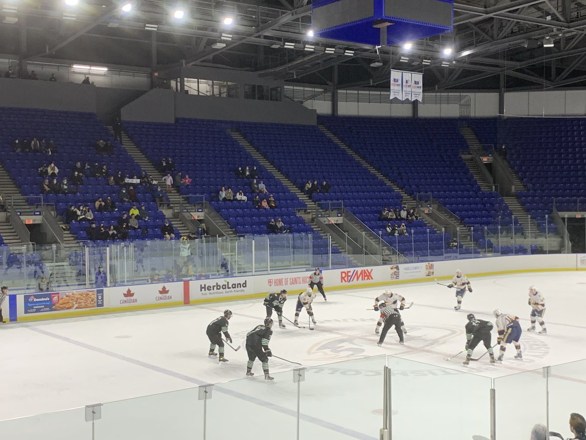 WYipJD's tweet photo. Lots of great seats to watch @UBCMHKY in person! Some well-prepared fans out there: @UBC #GoBirdsGo! https://t.co/L9bWWCBjXu