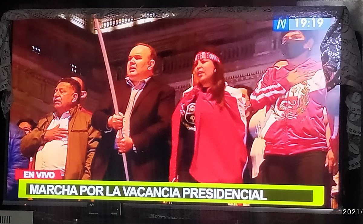 Esta potente la programación de Canal N (y definitivamente de Willax también) #Marcha27N #MarchaPorLaPatria #VacanciaPedroCastillo #MarchaGolpista #VacanciaNoEsGolpe  Rafael López Aliaga Patricia Chirinos Porky La Resistencia