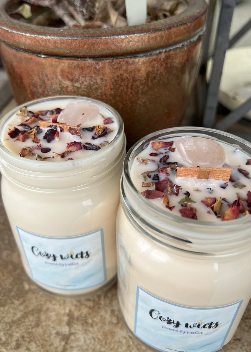 kat_thia_'s tweet photo. Im having a Black Friday sale!!🥰 Everything 25% off with code BLACKFRIDAY at checkout and select summer scents have an extra 20% off as well!🤍

https://t.co/LU9RdS1bZQ

#shopsmall #BlackFriday #shopsmallbusiness #Candles https://t.co/Mb9IcBlGvP