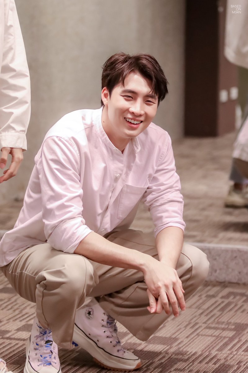 basedonm34n's tweet photo. อารมณ์ดีย์ 🥰

#MeanPhiravich @m34nismind 
; #YMExTheYearbook https://t.co/8yCC2EfkSA