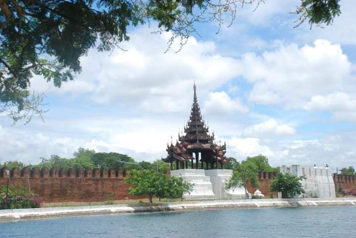 ANM521541041's tweet photo. MDY.
မဟာအောင်မြေကျောက်ဝိုင်းတောင်ဘက် မြို့နယ်ရဲစခန်းနား ဗုံးပေါက်အထိအခိုက်မသိရှိရသေး
#Vomdy
Source Voice informer
Nov28
5:45Am
Witness Daily
KKPC https://t.co/bP9XKcLg5d