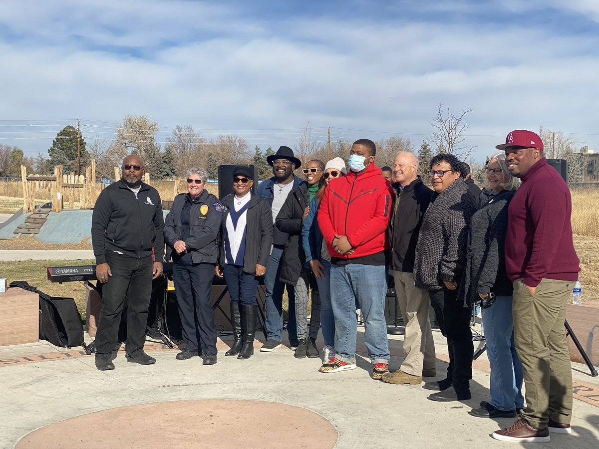 APDChiefWilson's tweet image. I spent some time this morning at a prayer vigil at Nome Park. Speaking with and listening to community stakeholders and concerned community members. #CommunityCommitment #ANewWay #PathForward #SaferAurora