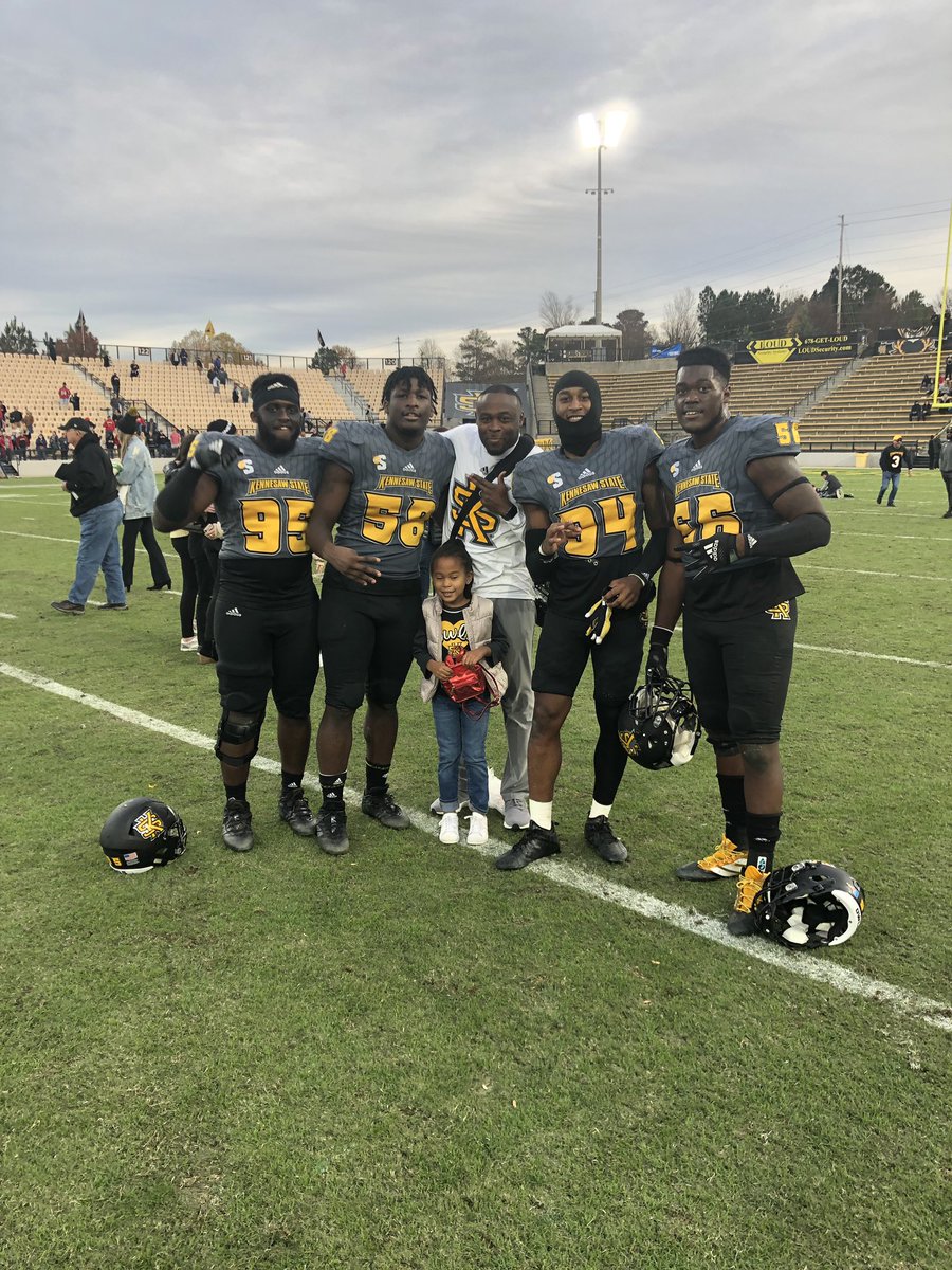 GREAT TEAM WIN!! LOOK AT MY DAWGS!! WYA <a href="/kel_allen52/">Madd X Maxx</a> we couldn’t find you!! LOVE YALL!! <a href="/JoelP_27/">Joel Parker</a> <a href="/BarnesDemetric/">😶‍🌫️</a> <a href="/jaayplayz/">Jahon Myers</a>