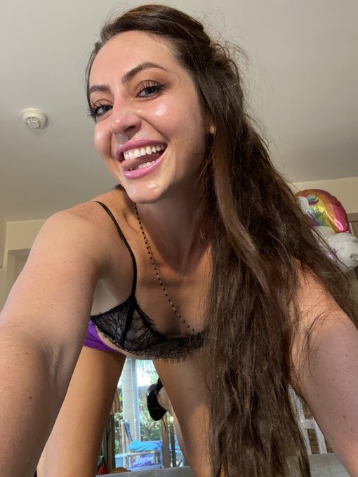 I like lace 💗&amp; wanna have lots of fun 💦 https://t.co/TkH3xcxfcP