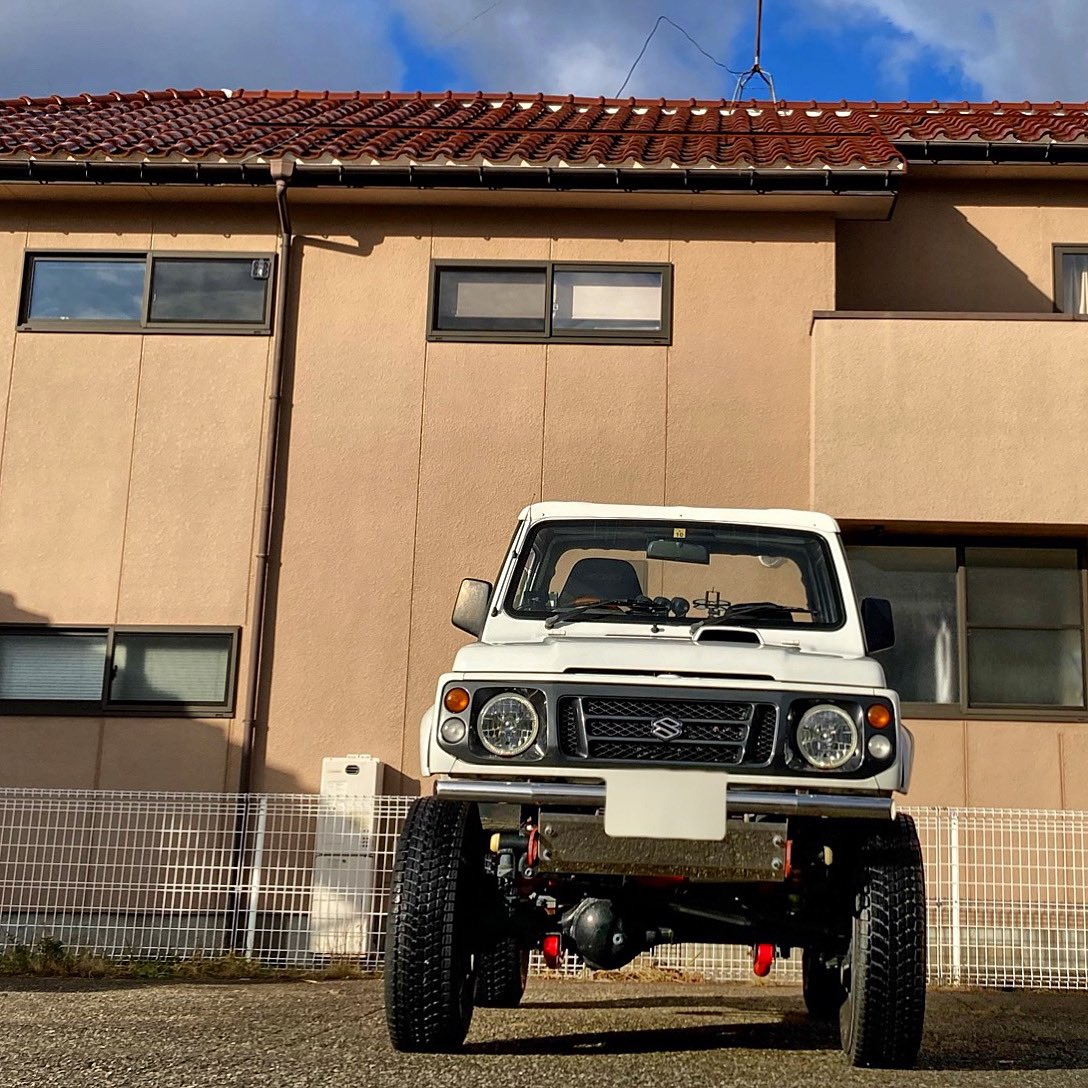 ジムニーどうでしょう 日曜にこにこ元気に出勤 スタッドレスに変えたらハンドル軽い スタート好調 空気圧1 8ですこしぴょんぴょん跳ねる最高 ジムニー愛 通勤ジムニー 希少車 T Co 3xia92kdvw Twitter