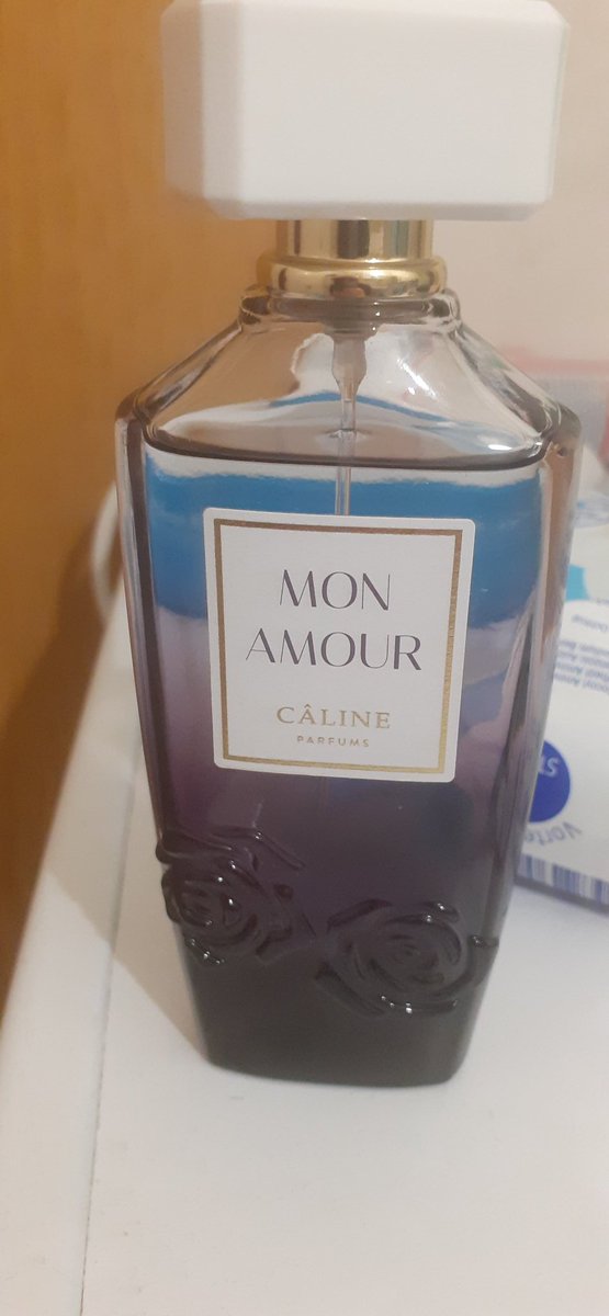 Meine Freundin hat sich ein neues Parfüm gekauft... riecht sie jetzt nach <a href="/Bimon/">MON</a> ?🤔