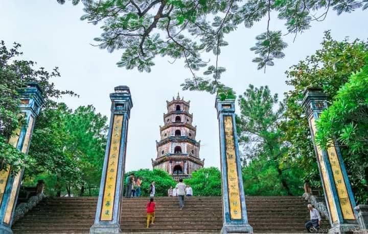 ViettinT's tweet photo. Located on the bank of the #HuongRiver, #ThienMuPagoda with its typical architecture has become one of the most popular attractions in #HueCity. You should visit this sanctuary in the afternoon to enjoy the beautiful sunset on the poetic #PerfumeRiver. https://t.co/lKEVUqQBPn