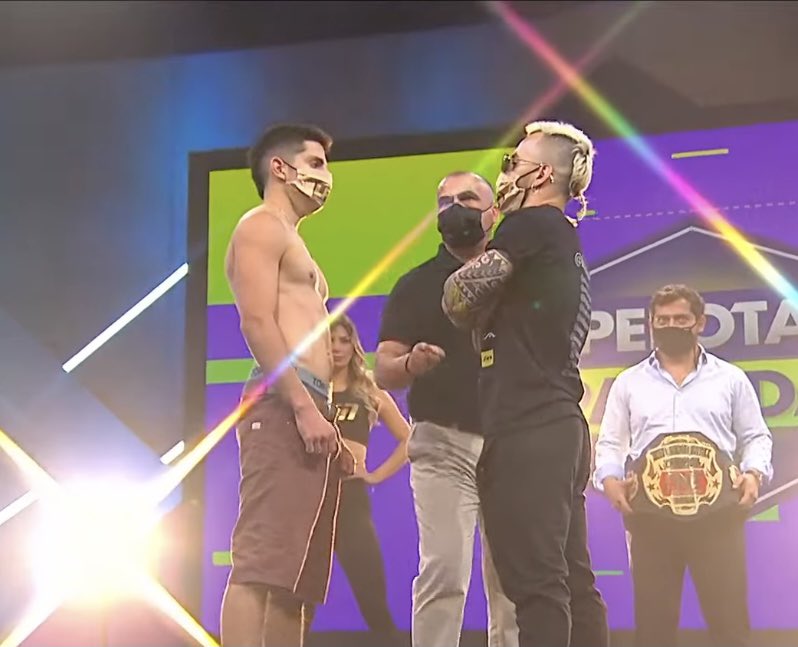 FordewinMMA's tweet photo. Pelea de #K1 en #LFN4
Cristobal Carreño vs Bastián Angulo
#MMATwitter #MMAxTNTSports https://t.co/8fHYFsrAiL