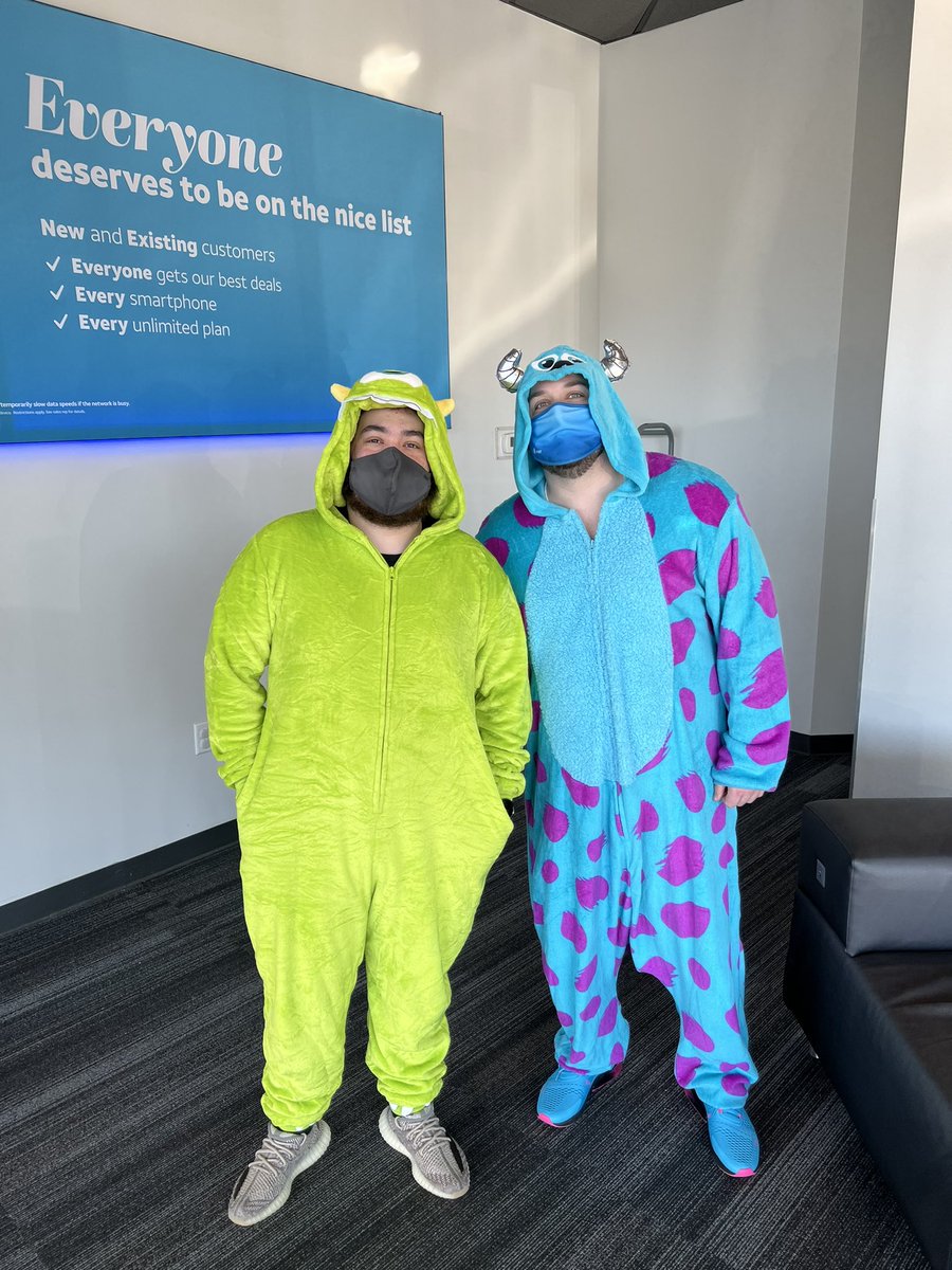 Justin_Grant__'s tweet photo. Onesie Day at Pikesville was fun and put smiles on all of our customers faces today 😁

#Pikesville🦅
@FloraColon7 @MarkATTBarr @VictoriaOladim6 @MissesJones704 @jillmill321 @404girl https://t.co/E3s7xrLocX