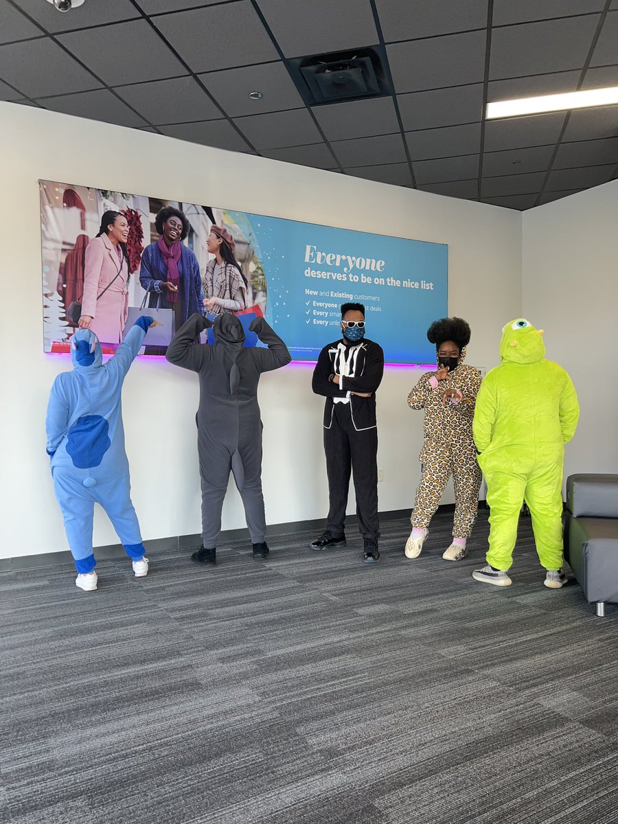 Justin_Grant__'s tweet photo. Onesie Day at Pikesville was fun and put smiles on all of our customers faces today 😁

#Pikesville🦅
@FloraColon7 @MarkATTBarr @VictoriaOladim6 @MissesJones704 @jillmill321 @404girl https://t.co/E3s7xrLocX