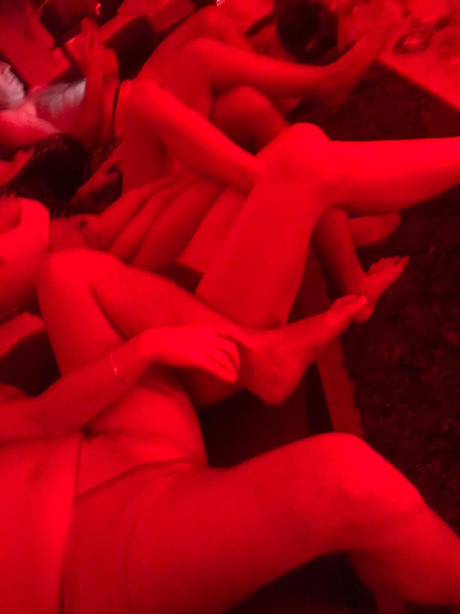 Bu gece çokmu oluyoruz acabaaa çiftleri üçledik bizim kırmayıp gelen güzel dostlara minnettarız