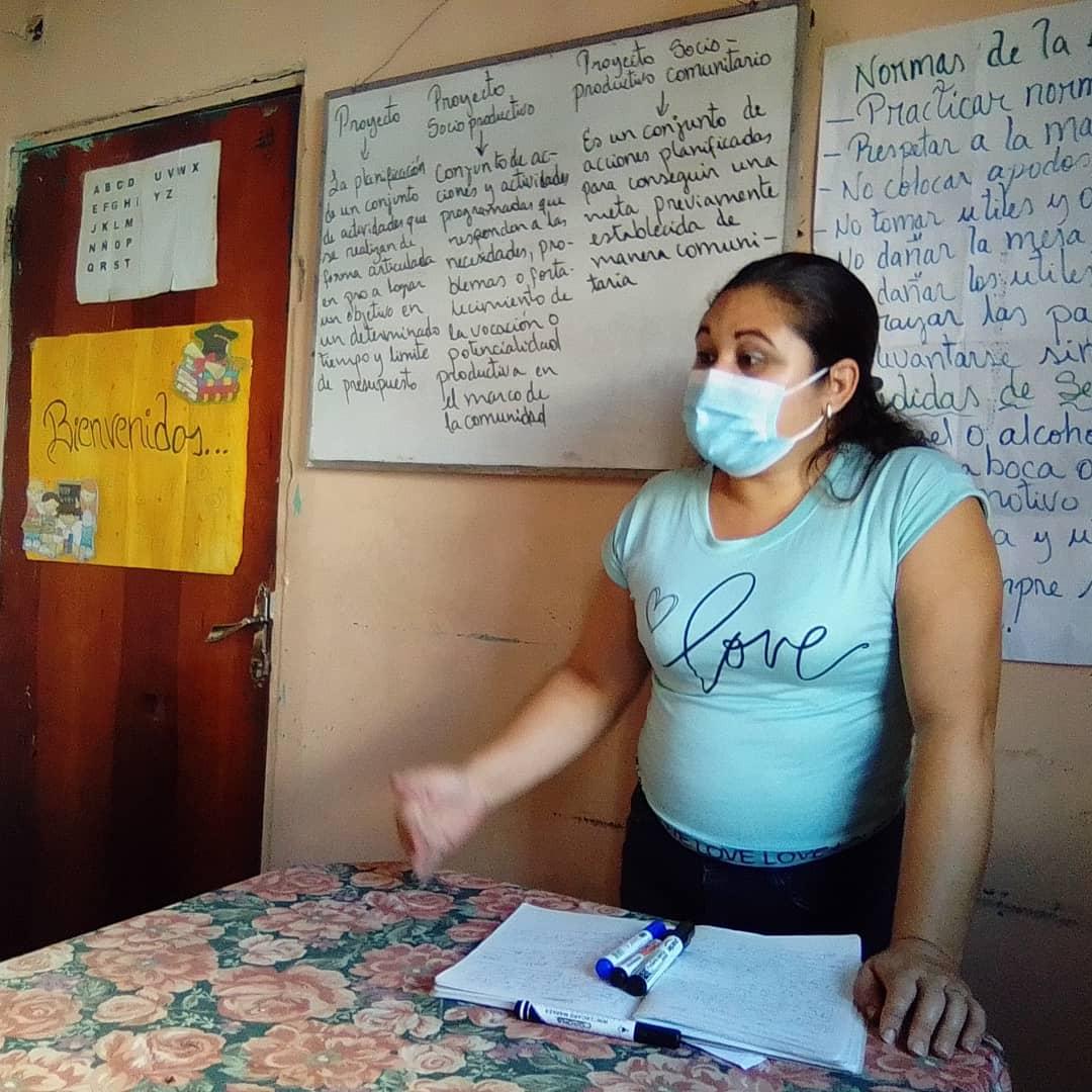 RJV_Falcon's tweet photo. las comunidades se proyectan" el día de hoy el equipo de Red Joven Falcón desarrollo la Formación interna Jóven Venezolano.

 Con el objetivo de conocer las herramientas  para la elaboración de proyectos socio productivos para resaltar las potencialidades de las Comunidades. https://t.co/7VoXpquhnh