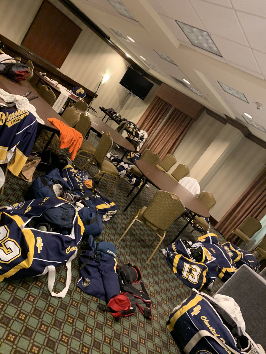 OFHS_Hockey's tweet photo. Varsity Dawgs secure 1st seed in the Varsity Red Division (West Bracket) and play for the championship tomorrow at 11am!
#oneteamoneteam https://t.co/fKDquV04pN