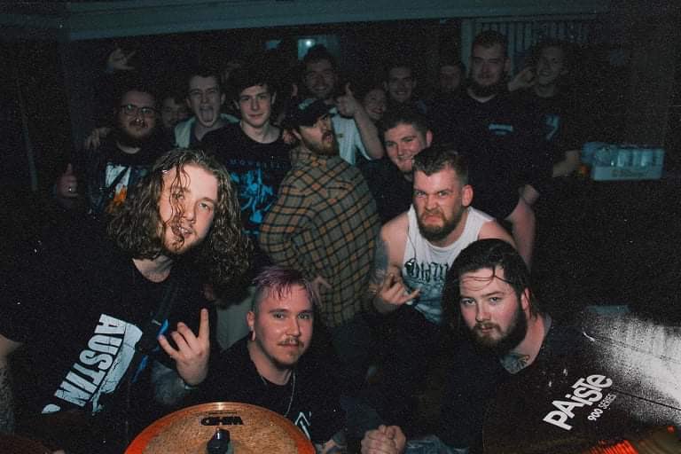 TYRANTSBANDUK's tweet photo. Cheers Bristol 💪🏻🖤 https://t.co/AzqtCjgOhK