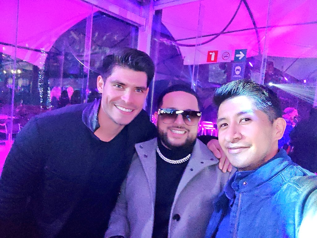 AldoQuike's tweet photo. @RigoVoficial @LeonLeidenMusic #QuiqueGaldeano y más en el aniversario de la revista @EstiloDF #EstiloDFXI #estilodf https://t.co/2ORdcw1gIx