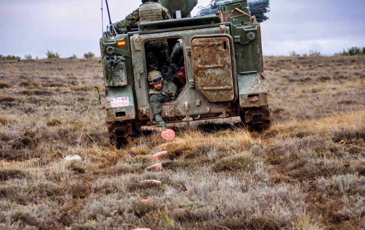 FUTER_ET's tweet photo. El contingente eFP X de la #BrigadaGuzmanelBueno se integra y evalua en el CENAD de S. Gregorio antes de desplegar en Letonia, certifica sus capacidades, así pone en valor su preparación y voluntad de vencer.#SedFuertesenlaGuerra https://t.co/mndLF1dYQe