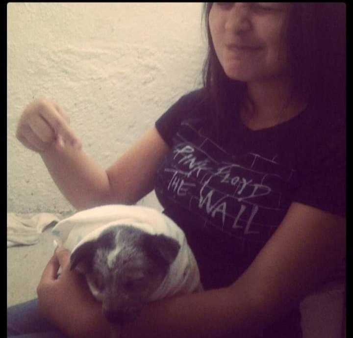 gretelasdf's tweet photo. Te abrazo mucho y te voy a extrañar toda la vida 🥺🤍 https://t.co/IOLGzbM6Wg