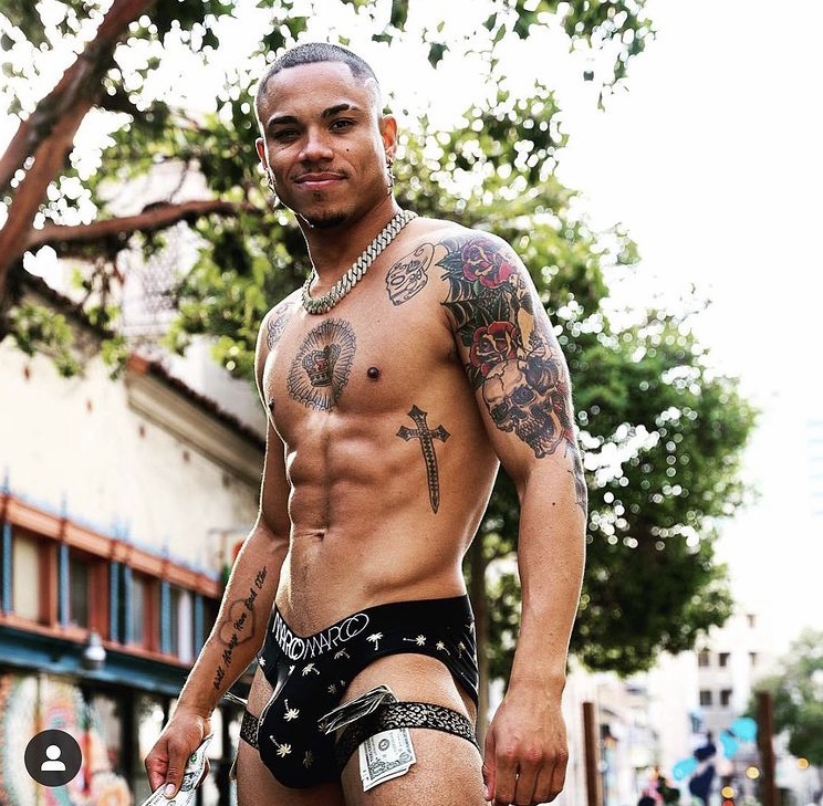 BYPOREVOLUTION's tweet photo. I feel a fierce shamanic presence by my side—it is your psyche’s undulation

UNDULATION
https://t.co/6s4qVgsZIr
inspired by @king_stephon_ 
#poetry #poem #erotica #erotic #gogodancer #anarchy #revolution #water #aquatic #undulations #liberation https://t.co/EjJHnYx4Qm