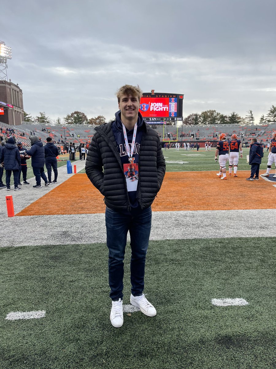 Thank you <a href="/IlliniFootball/">Illinois Football</a> for the amazing game day visit, congratulations on the big win! <a href="/coachPatRyan/">Pat Ryan</a> <a href="/SequoitFootball/">Antioch Sequoits Football</a> <a href="/DeepDishFB/">DEEP DISH FOOTBALL</a>