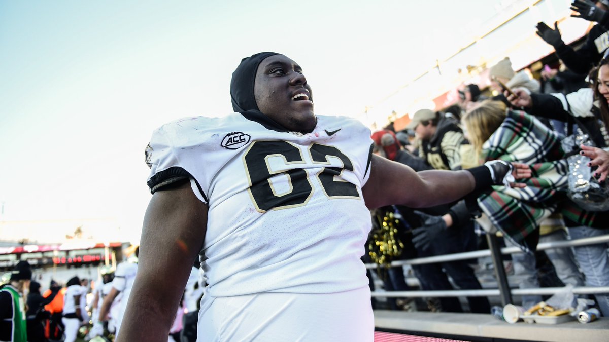 A day to remember in Beantown 🎩 

📰: deacs.info/3EfeeoR