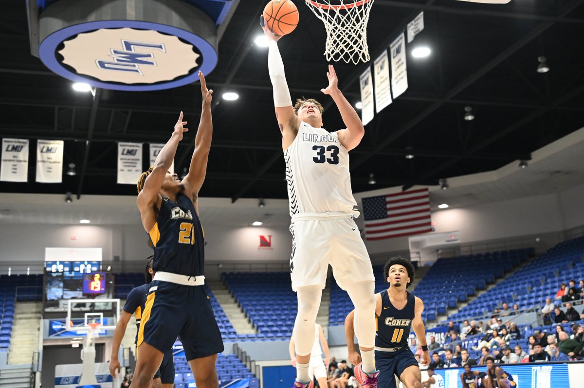 LMURailsplitter's tweet photo. @LMUMBB moved to 1️⃣6️⃣-0️⃣ all-time against Coker with a 98-81 victory on Saturday

@j_guestt tallied 2️⃣8️⃣ points while @MatthewSells6 tallied 2️⃣3️⃣ points to lead the Splitters 🏀 🪓

📰🔗 https://t.co/zUt1pEhOVX
📸🔗 https://t.co/Ec58NrXKFp

#GoSplitters x #BetterTogether https://t.co/Gel9tHfj2C
