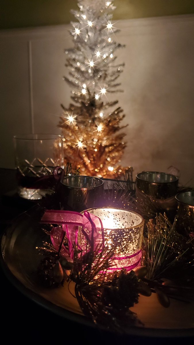 MrBehrmann's tweet image. And so it begins. #FirstSundayOfAdvent #Emmanuel