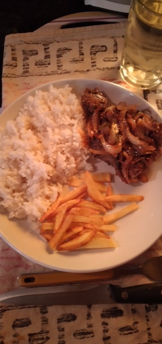 dianap3ca's tweet photo. Recuerdo cuando solia
#cocinar 😂 https://t.co/47W92TLCT4