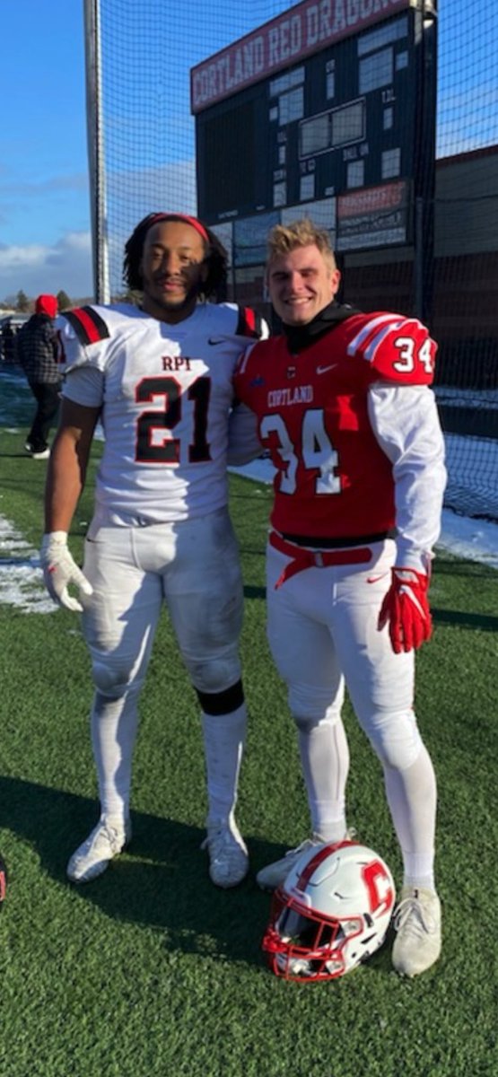Always great to see former HS teammates take time after a college game for a pic.  SUNY Cortland’s James Luciano (right) with RPI’s Dylan Burnett (left) who met in a great NCAA playoff game today were John Jay teammates back in 2017.  So proud of both of you!