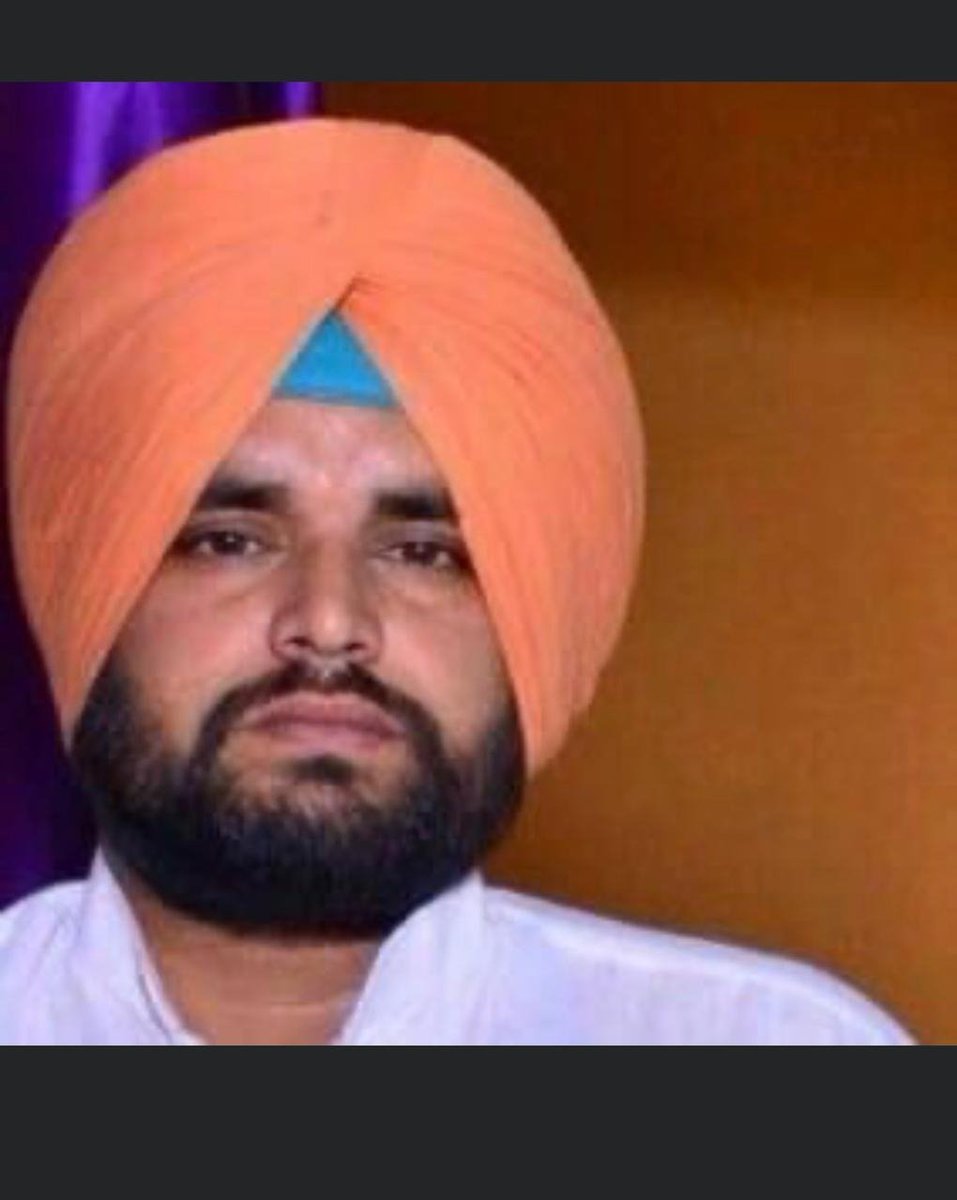 Tveer_13's tweet photo. #OnlyMSPCanSaveFarmers
ਅੱਜ ਰਾਤ ਇੱਕ ਹੋਰ ਨੋਜਵਾਨ ਕੁੰਡਲੀ ਮੋਰਚੇ ਤੇ ਸ਼ਹੀਦ ਹੋ ਗਿਆ, ਪਰਵਿੰਦਰ ਸਿੰਘ (ਉਮਰ 36 ਸਾਲ) ਪੁੱਤਰ ਹਰੀ ਸਿੰਘ ਪਿੰਡ ਕਾਮੀ (ਘਨੌਰ block) ਜਿਲਾ ਪਟਿਆਲਾ,
 ਪੰਜ ਭੈਣਾਂ ਦਾ ਇਕਲੌਤਾ ਭਰਾ ਸੀ, 🙏😞 https://t.co/p3qwWdb58X