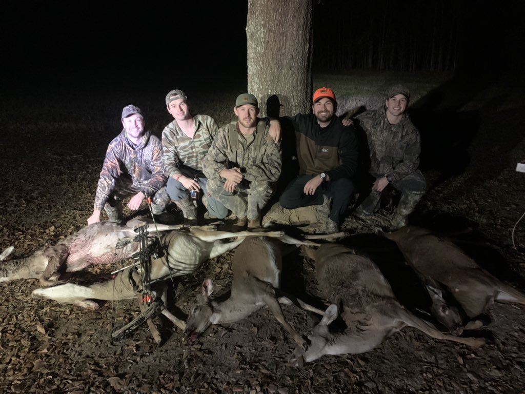 Pratt_Rogers's tweet photo. Big day with the gang! #5Bagger
💥🎯🦌 https://t.co/hsCT4s0kZ9