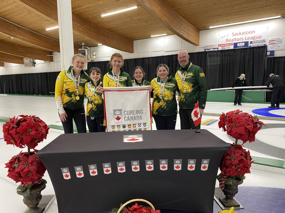 CurlingCanada's tweet photo. Congratulations to Team Northern Ontario and Team Nova Scotia who won the 2021 @NHAgriculture World Juniors Qualifier! They will compete at the 2022 World Junior Curling Championships March 5-12, 2022 in Jönköping, Sweden.

Details in our story: https://t.co/Mnmx87E9nI

#WJQ2021 https://t.co/u7V9HY7vXs