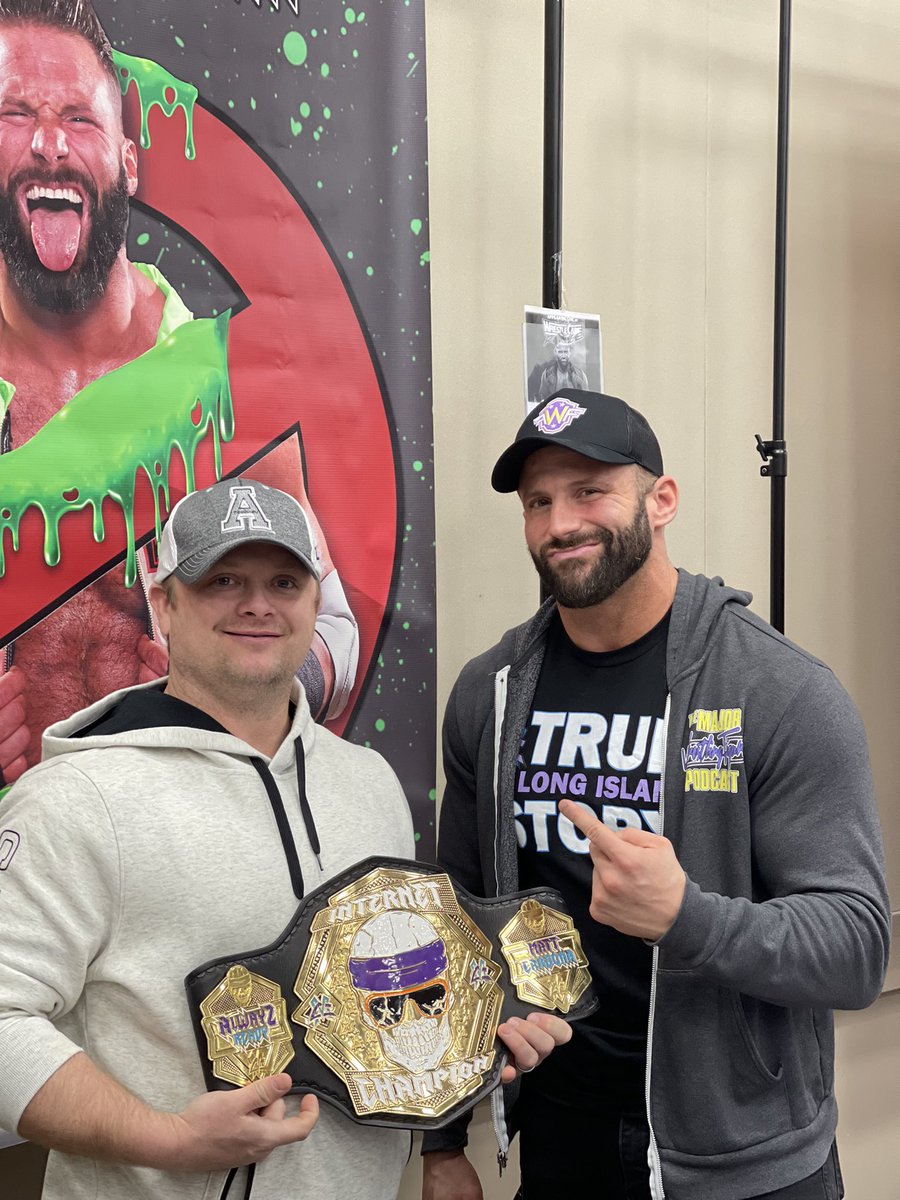 wingking2430's tweet photo. @WrestleCade great time at #fanfest @TheMattCardona #internetchamp https://t.co/SQyT8wpY1V