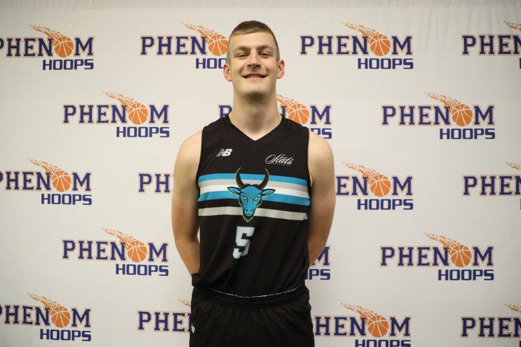 POBScout's tweet photo. 2022 Patrick Wessler @CombineNTGoats going to work here in the third quarter. Combine looking to attack the paint, and Wessler is showing his craft in the paint. @CHoopsChallenge #CHC12 #PhenomHoops https://t.co/nH8Dlj8fvr
